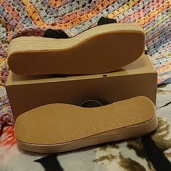 3/$15🚨WAS $49. PIEPIEBUY Black Wedge Espadrille Slip on Sandals - Picture 6 of 9